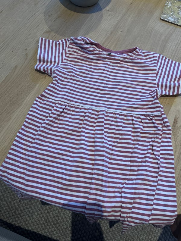 Randig klänning lila