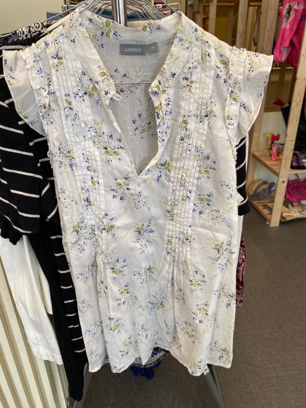 Lindex vit skjorta