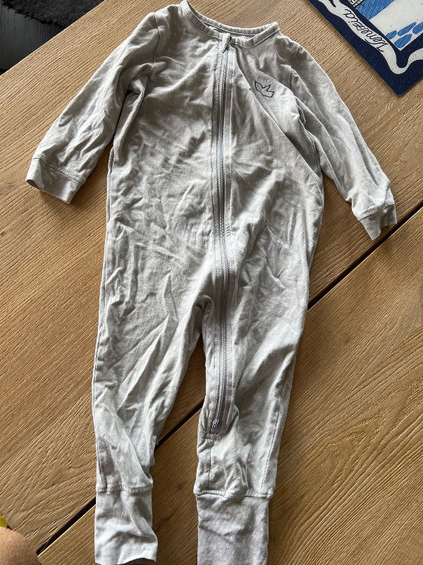 Pyjamas med fågel