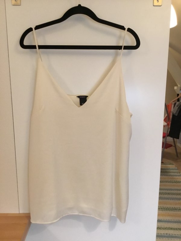 Cremefärgat linne, Lindex