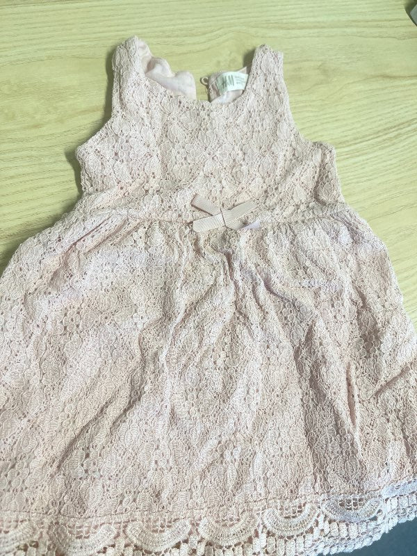 Rosa spets klänning