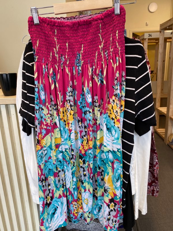 Rosa Blommig Klänning