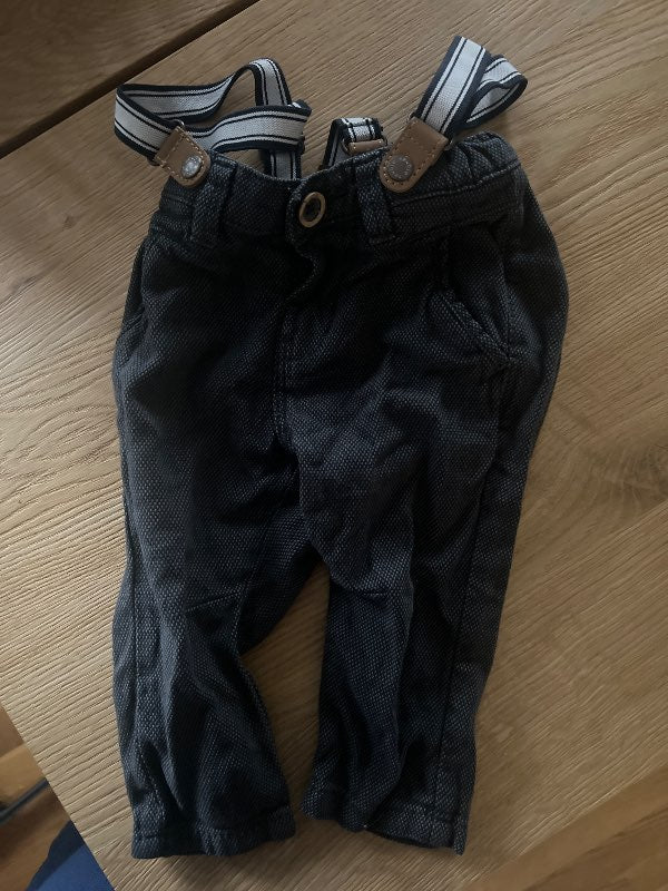 Byxor med hängslen 68