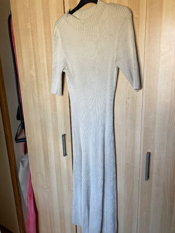 Stickad klänning bege Lindex