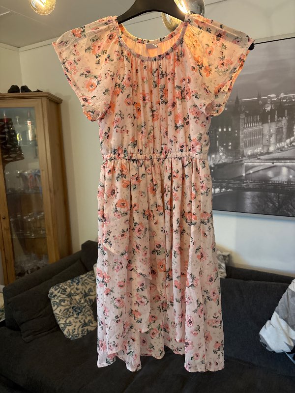 Klänning i chiffong Rosa