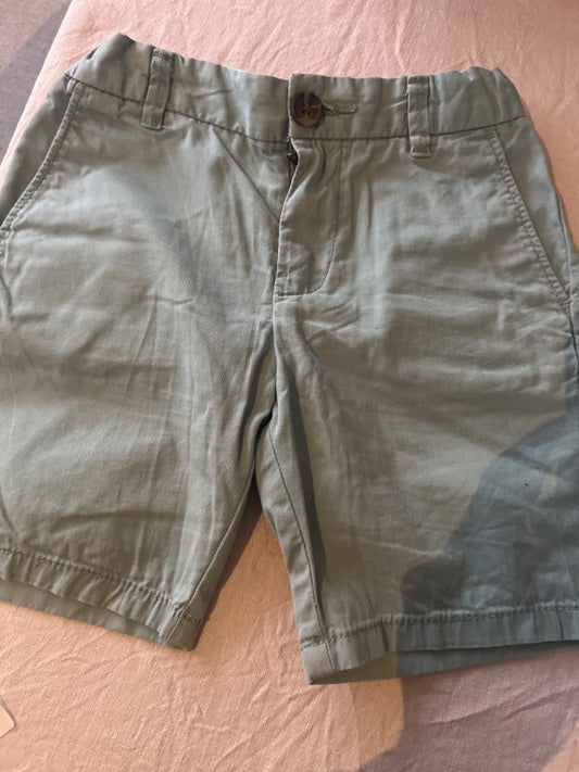 H&M gröna shorts