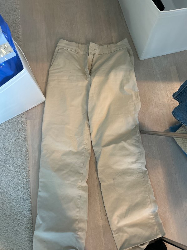 Monki - beige tygbyxor