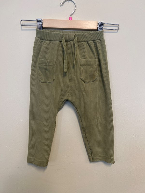 Lil’ Atelier byxor grön