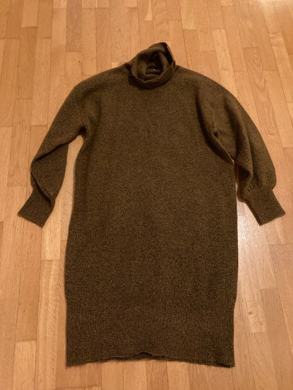 Stickad klänning Pieces