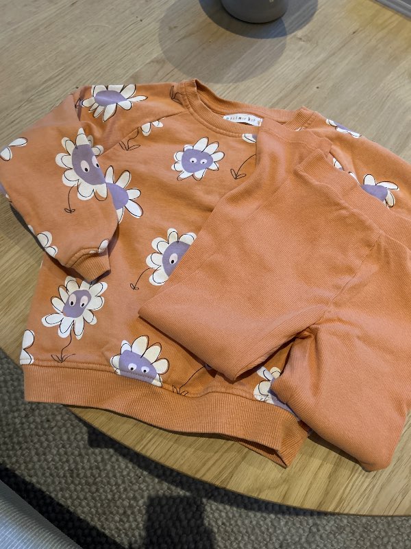 Tröja och Byxor orange