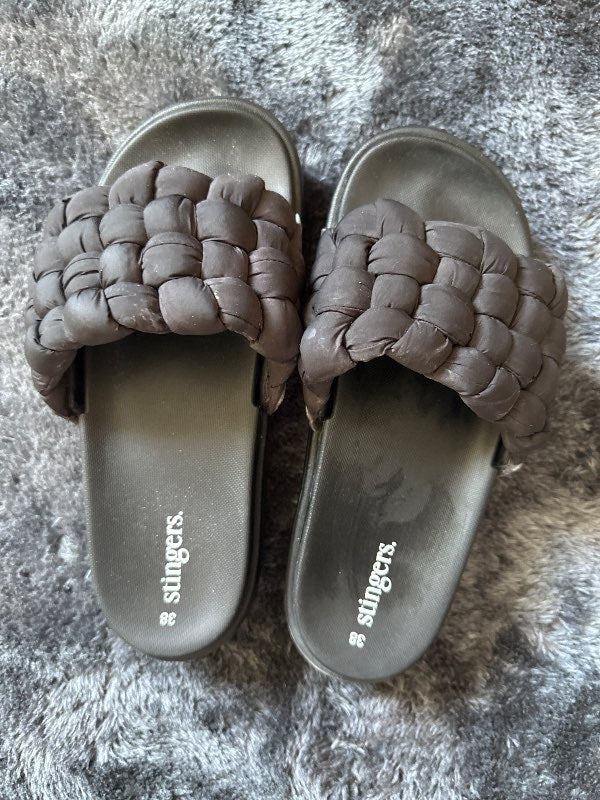 Svarta tofflor stingers.