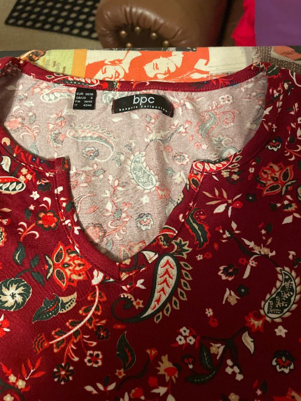 Rödmönstrad tunika