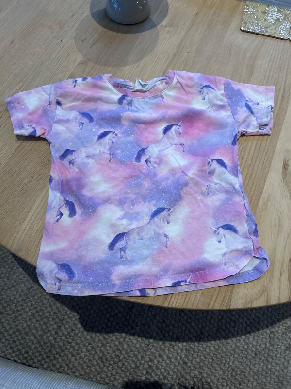 Tshirt med enhörning