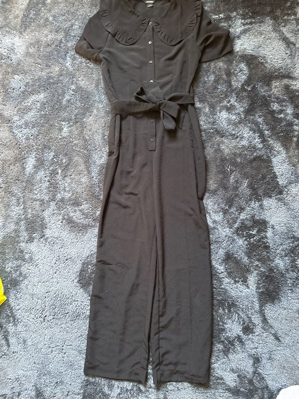 Svart jumpsuit Monki