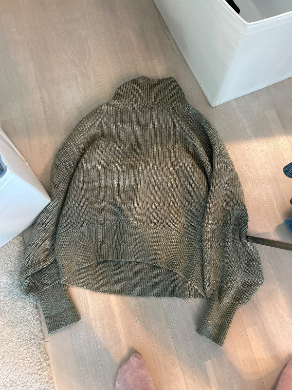 Grön stickad tröja