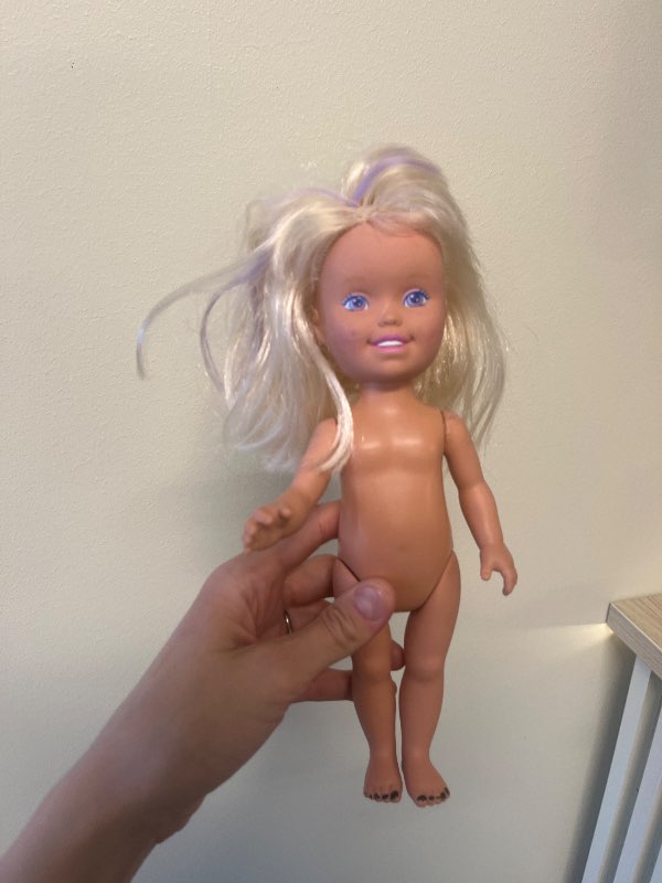 Blond docka