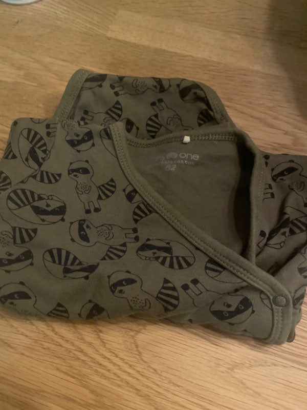 Grön body med tryck 62