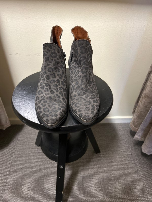 Skor med klack - Leo