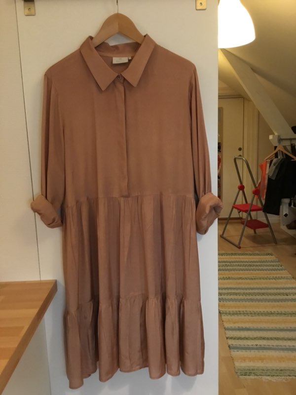 Kaffe viskosklänning