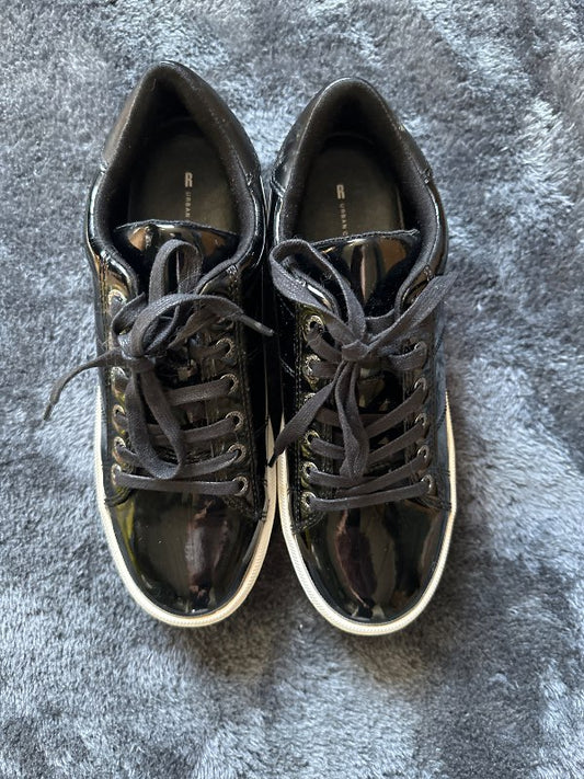 Svarta sneakers