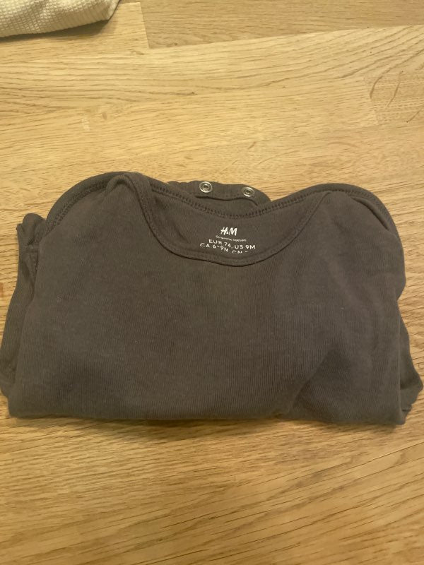 H&M body grå 74