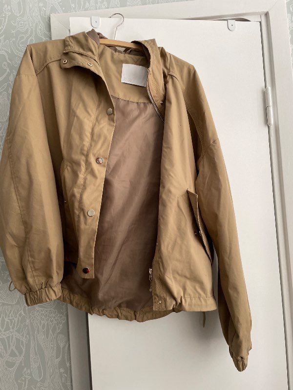 Vår/höstjacka ljusbrun