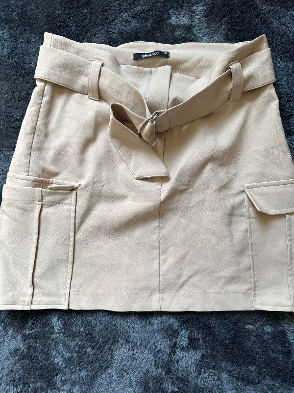 Beige kjol ginatricot