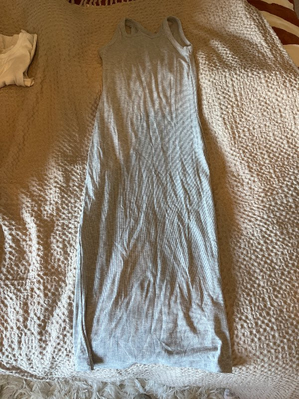 H&M grå lång klänning