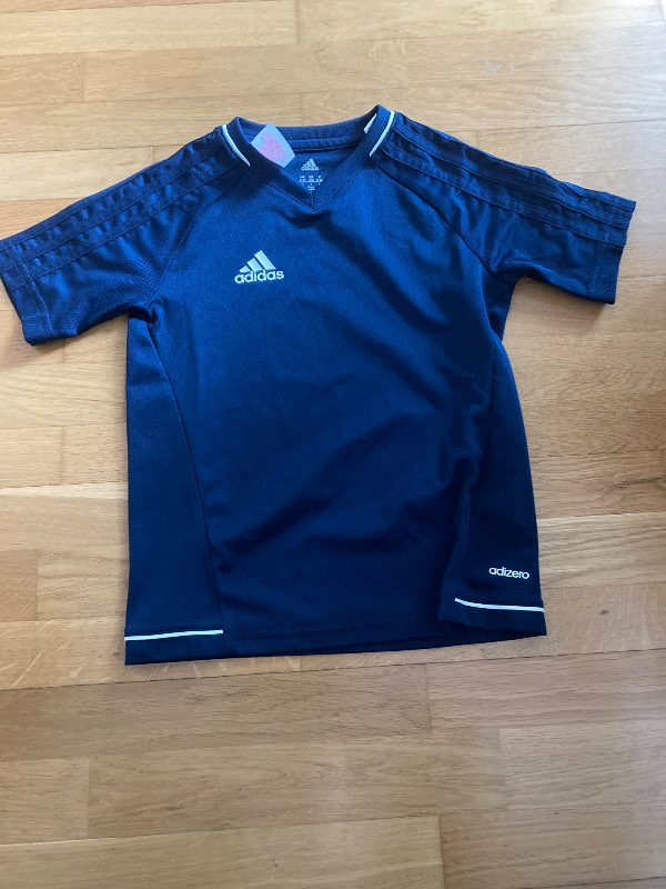 Adidas T-shirt