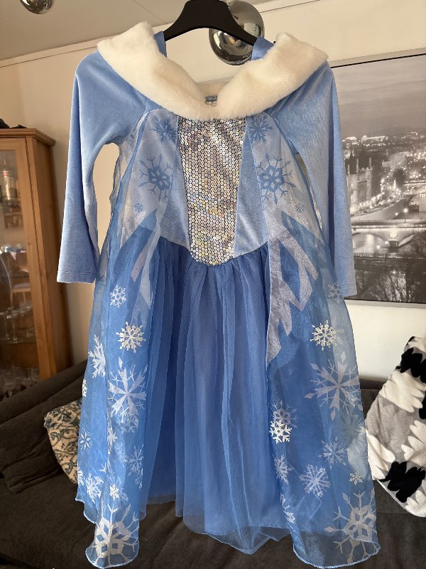 Frost klänning med släp HM