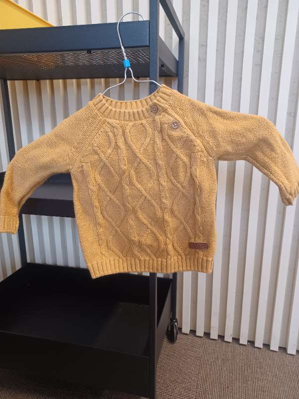 Stickad kofta Newbie