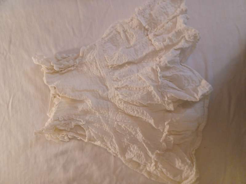 Klänning HM Benvit volang