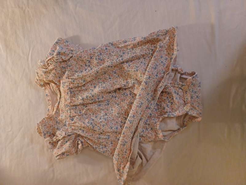 Klänning + body blommor